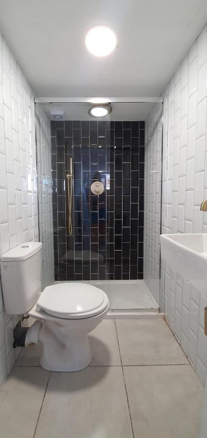 Elegant 5 Bed 4 Bath 'Vogue House' Parisian Style Home Μάργκεϊτ Εξωτερικό φωτογραφία