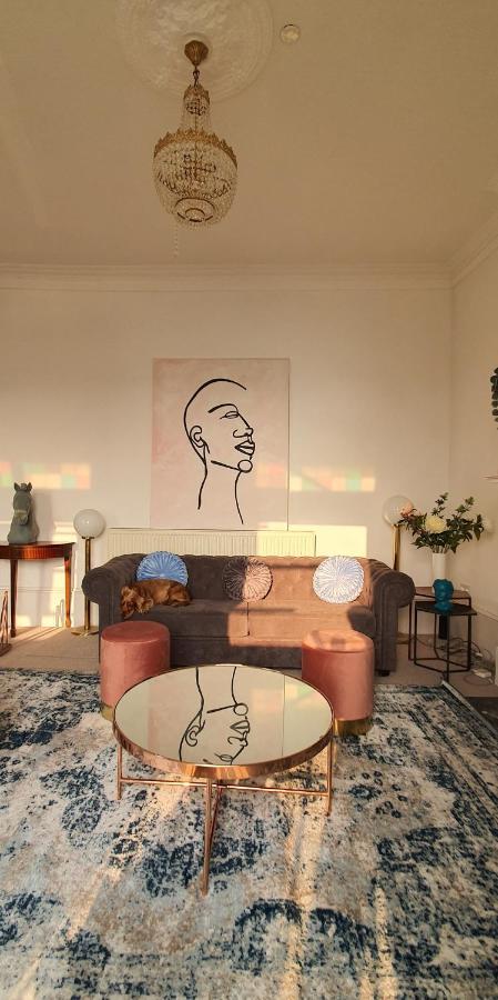 Elegant 5 Bed 4 Bath 'Vogue House' Parisian Style Home Μάργκεϊτ Εξωτερικό φωτογραφία