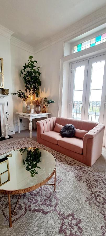 Elegant 5 Bed 4 Bath 'Vogue House' Parisian Style Home Μάργκεϊτ Εξωτερικό φωτογραφία