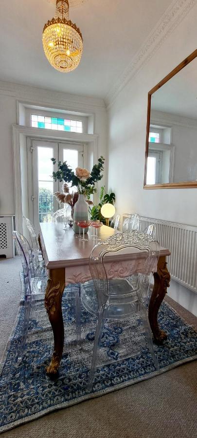 Elegant 5 Bed 4 Bath 'Vogue House' Parisian Style Home Μάργκεϊτ Εξωτερικό φωτογραφία